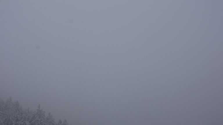 Dieses Bild zeigt eine Webcam-Aufnahme vom Achertal, aufgenommen am Mittwoch, den 26.11.2025 um 13:20 Uhr. Die Temperatur betrug -1.1°C.