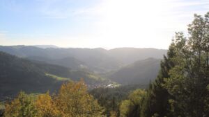 Dieses Bild zeigt eine Webcam-Aufnahme vom Achertal, aufgenommen am Donnerstag, den 29.10.2026 um 15:30 Uhr. Die Temperatur betrug 12.6°C.