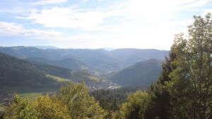 Dieses Bild zeigt eine Webcam-Aufnahme vom Achertal, aufgenommen am Freitag, den 16.10.2026 um 16:50 Uhr. Die Temperatur betrug 21.3°C.