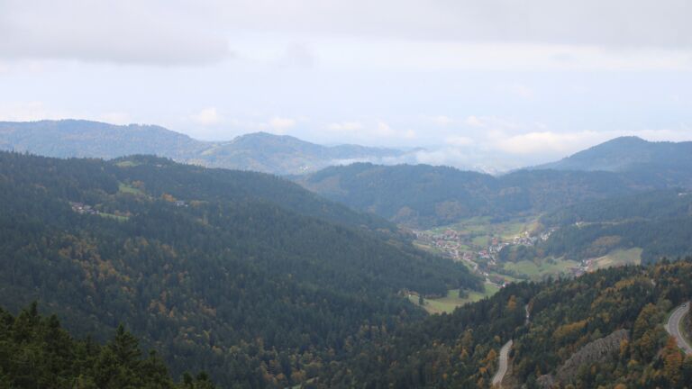 Dieses Bild zeigt eine Webcam-Aufnahme vom Achertal, aufgenommen am Freitag, den 10.10.2025 um 11:30 Uhr. Die Temperatur betrug 9.7°C.