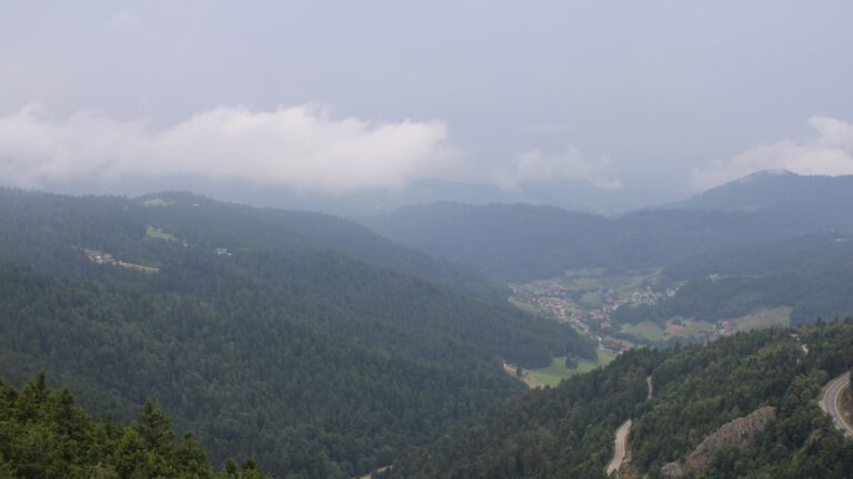 Dieses Bild zeigt eine Webcam-Aufnahme vom Achertal, aufgenommen am Mittwoch, den 20.08.2025 um 10:50 Uhr. Die Temperatur betrug 17.8°C.