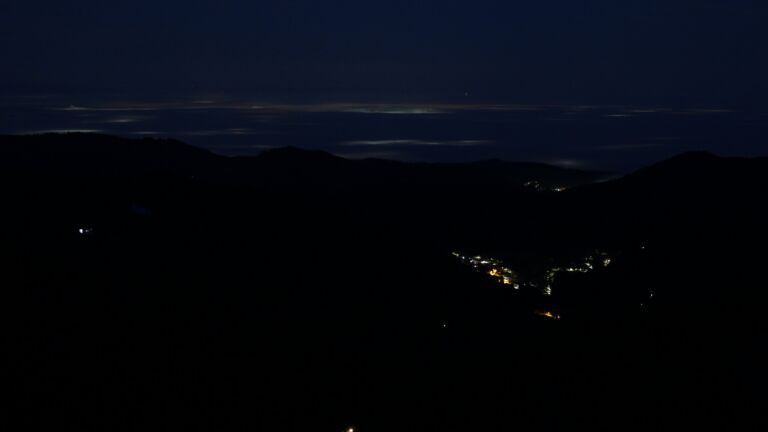 Dieses Bild zeigt eine Webcam-Aufnahme vom Achertal, aufgenommen am Sonntag, den 08.02.2026 um 06:40 Uhr. Die Temperatur betrug 2.8°C.