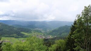 Dieses Bild zeigt eine Webcam-Aufnahme vom Achertal, aufgenommen am Freitag, den 15.05.2026 um 12:00 Uhr. Die Temperatur betrug 7.8°C.