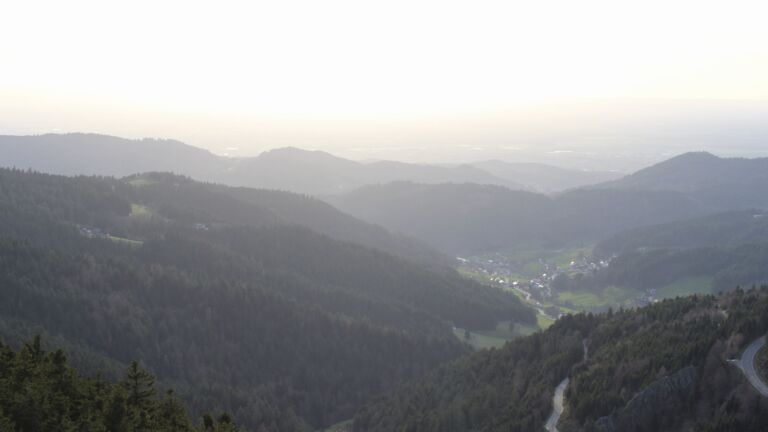 Dieses Bild zeigt eine Webcam-Aufnahme vom Achertal, aufgenommen am Montag, den 06.04.2026 um 19:10 Uhr. Die Temperatur betrug 11°C.