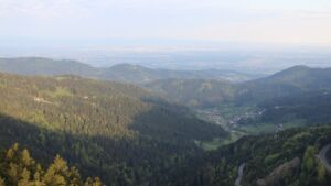 Dieses Bild zeigt eine Webcam-Aufnahme vom Achertal, aufgenommen am Dienstag, den 28.04.2026 um 07:10 Uhr. Die Temperatur betrug 9.9°C.