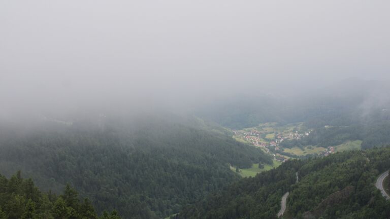 Dieses Bild zeigt eine Webcam-Aufnahme vom Achertal, aufgenommen am Samstag, den 07.06.2025 um 08:20 Uhr. Die Temperatur betrug 11°C.