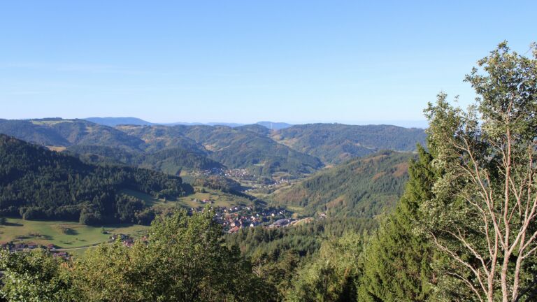 Dieses Bild zeigt eine Webcam-Aufnahme vom Achertal, aufgenommen am Freitag, den 04.09.2026 um 09:20 Uhr. Die Temperatur betrug 21.8°C.