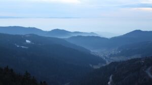 Dieses Bild zeigt eine Webcam-Aufnahme vom Achertal, aufgenommen am Donnerstag, den 05.02.2026 um 17:50 Uhr. Die Temperatur betrug 3.6°C.