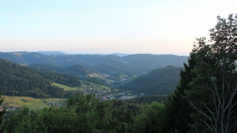Dieses Bild zeigt eine Webcam-Aufnahme vom Achertal, aufgenommen am Donnerstag, den 23.07.2026 um 20:40 Uhr. Die Temperatur betrug 17.9°C.