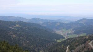 Dieses Bild zeigt eine Webcam-Aufnahme vom Achertal, aufgenommen am Donnerstag, den 16.04.2026 um 10:30 Uhr. Die Temperatur betrug 9.9°C.