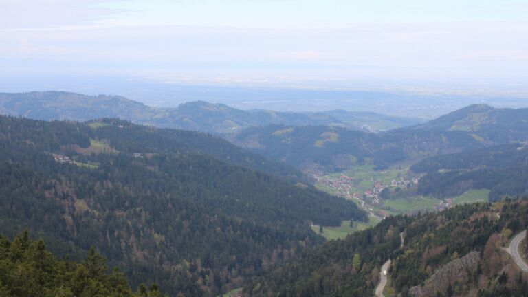 Dieses Bild zeigt eine Webcam-Aufnahme vom Achertal, aufgenommen am Donnerstag, den 16.04.2026 um 10:30 Uhr. Die Temperatur betrug 9.9°C.