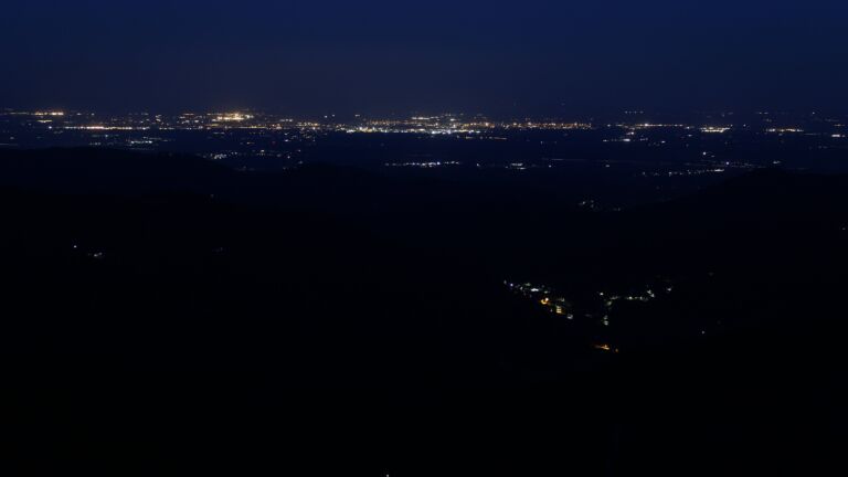 Dieses Bild zeigt eine Webcam-Aufnahme vom Achertal, aufgenommen am Mittwoch, den 07.05.2025 um 04:50 Uhr. Die Temperatur betrug 3.1°C.
