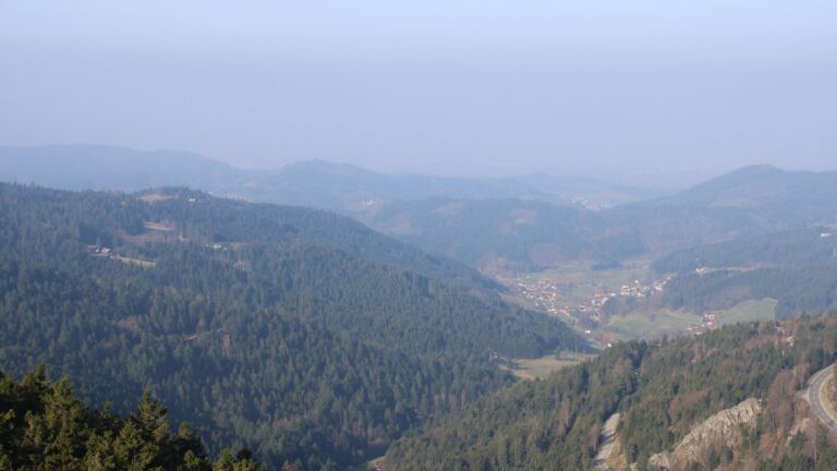 Dieses Bild zeigt eine Webcam-Aufnahme vom Achertal, aufgenommen am Sonntag, den 08.03.2026 um 09:40 Uhr. Die Temperatur betrug 10.8°C.