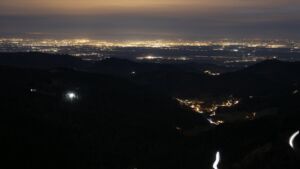 Dieses Bild zeigt eine Webcam-Aufnahme vom Achertal, aufgenommen am Dienstag, den 02.12.2025 um 17:40 Uhr. Die Temperatur betrug 4.8°C.