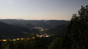 Dieses Bild zeigt eine Webcam-Aufnahme vom Achertal, aufgenommen am Donnerstag, den 30.07.2026 um 02:00 Uhr. Die Temperatur betrug 26.6°C.