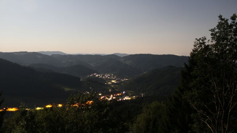 Dieses Bild zeigt eine Webcam-Aufnahme vom Achertal, aufgenommen am Donnerstag, den 30.07.2026 um 02:00 Uhr. Die Temperatur betrug 26.6°C.