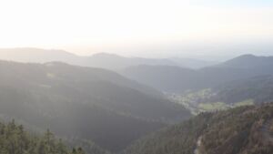 Dieses Bild zeigt eine Webcam-Aufnahme vom Achertal, aufgenommen am Donnerstag, den 12.03.2026 um 17:10 Uhr. Die Temperatur betrug 6.2°C.