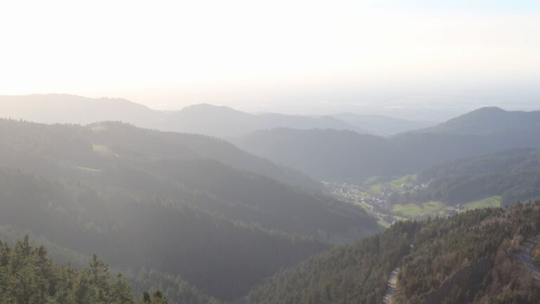 Dieses Bild zeigt eine Webcam-Aufnahme vom Achertal, aufgenommen am Donnerstag, den 12.03.2026 um 17:10 Uhr. Die Temperatur betrug 6.2°C.