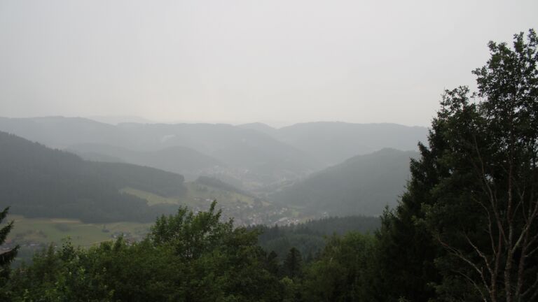 Dieses Bild zeigt eine Webcam-Aufnahme vom Achertal, aufgenommen am Dienstag, den 14.07.2026 um 07:50 Uhr. Die Temperatur betrug 17.4°C.