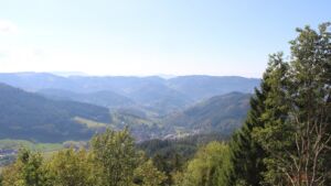 Dieses Bild zeigt eine Webcam-Aufnahme vom Achertal, aufgenommen am Dienstag, den 06.10.2026 um 13:50 Uhr. Die Temperatur betrug 22.8°C.