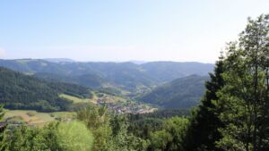 Dieses Bild zeigt eine Webcam-Aufnahme vom Achertal, aufgenommen am Donnerstag, den 28.05.2026 um 17:40 Uhr. Die Temperatur betrug 29.4°C.