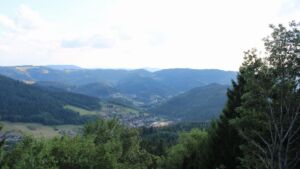 Dieses Bild zeigt eine Webcam-Aufnahme vom Achertal, aufgenommen am Mittwoch, den 05.08.2026 um 18:40 Uhr. Die Temperatur betrug 31.4°C.