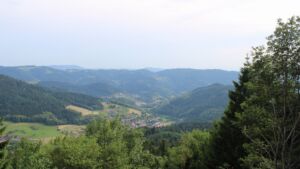 Dieses Bild zeigt eine Webcam-Aufnahme vom Achertal, aufgenommen am Freitag, den 19.06.2026 um 18:50 Uhr. Die Temperatur betrug 34.6°C.