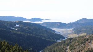 Dieses Bild zeigt eine Webcam-Aufnahme vom Achertal, aufgenommen am Mittwoch, den 21.01.2026 um 13:00 Uhr. Die Temperatur betrug 8.9°C.