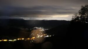 Dieses Bild zeigt eine Webcam-Aufnahme vom Achertal, aufgenommen am Mittwoch, den 03.06.2026 um 03:30 Uhr. Die Temperatur betrug 9.8°C.