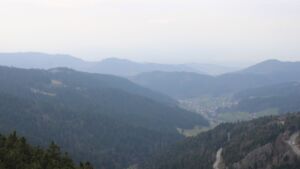 Dieses Bild zeigt eine Webcam-Aufnahme vom Achertal, aufgenommen am Dienstag, den 10.03.2026 um 14:30 Uhr. Die Temperatur betrug 9.9°C.