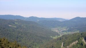 Dieses Bild zeigt eine Webcam-Aufnahme vom Achertal, aufgenommen am Freitag, den 08.05.2026 um 08:50 Uhr. Die Temperatur betrug 8.8°C.