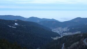 Dieses Bild zeigt eine Webcam-Aufnahme vom Achertal, aufgenommen am Donnerstag, den 05.02.2026 um 08:00 Uhr. Die Temperatur betrug 2.1°C.