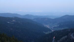 Dieses Bild zeigt eine Webcam-Aufnahme vom Achertal, aufgenommen am Freitag, den 20.03.2026 um 06:00 Uhr. Die Temperatur betrug 2.1°C.