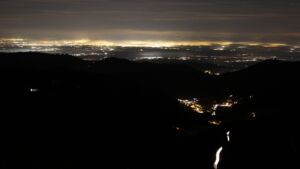 Dieses Bild zeigt eine Webcam-Aufnahme vom Achertal, aufgenommen am Dienstag, den 02.12.2025 um 05:50 Uhr. Die Temperatur betrug 1.6°C.