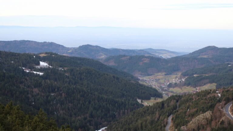 Dieses Bild zeigt eine Webcam-Aufnahme vom Achertal, aufgenommen am Samstag, den 17.01.2026 um 09:30 Uhr. Die Temperatur betrug 6.7°C.