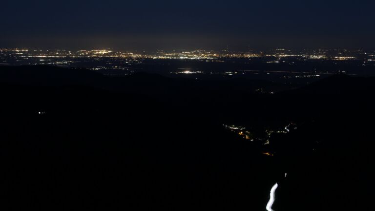 Dieses Bild zeigt eine Webcam-Aufnahme vom Achertal, aufgenommen am Dienstag, den 07.04.2026 um 05:50 Uhr. Die Temperatur betrug 6.2°C.