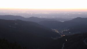 Dieses Bild zeigt eine Webcam-Aufnahme vom Achertal, aufgenommen am Montag, den 02.03.2026 um 18:50 Uhr. Die Temperatur betrug 7.1°C.