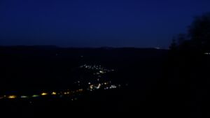Dieses Bild zeigt eine Webcam-Aufnahme vom Achertal, aufgenommen am Freitag, den 10.07.2026 um 04:10 Uhr. Die Temperatur betrug 18.5°C.