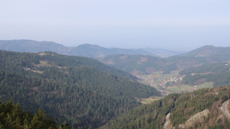 Dieses Bild zeigt eine Webcam-Aufnahme vom Achertal, aufgenommen am Samstag, den 07.03.2026 um 09:10 Uhr. Die Temperatur betrug 9.7°C.