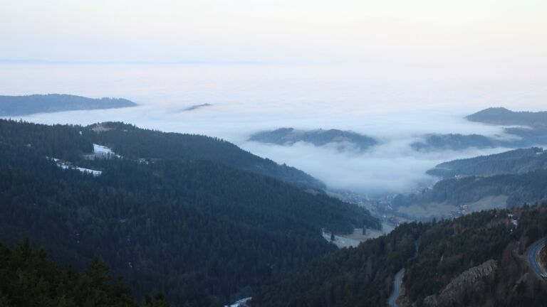 Dieses Bild zeigt eine Webcam-Aufnahme vom Achertal, aufgenommen am Montag, den 19.01.2026 um 08:40 Uhr. Die Temperatur betrug 3.7°C.