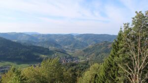 Dieses Bild zeigt eine Webcam-Aufnahme vom Achertal, aufgenommen am Mittwoch, den 07.10.2026 um 10:30 Uhr. Die Temperatur betrug 21.5°C.