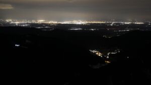 Dieses Bild zeigt eine Webcam-Aufnahme vom Achertal, aufgenommen am Mittwoch, den 14.01.2026 um 03:30 Uhr. Die Temperatur betrug 5.1°C.