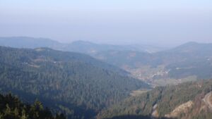 Dieses Bild zeigt eine Webcam-Aufnahme vom Achertal, aufgenommen am Sonntag, den 08.03.2026 um 08:50 Uhr. Die Temperatur betrug 10.9°C.