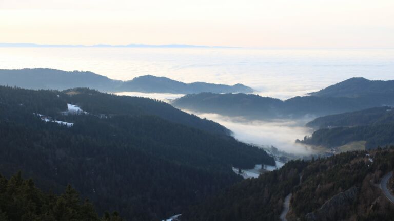 Dieses Bild zeigt eine Webcam-Aufnahme vom Achertal, aufgenommen am Dienstag, den 20.01.2026 um 16:10 Uhr. Die Temperatur betrug 8.8°C.