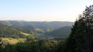 Dieses Bild zeigt eine Webcam-Aufnahme vom Achertal, aufgenommen am Donnerstag, den 28.05.2026 um 20:20 Uhr. Die Temperatur betrug 22.1°C.