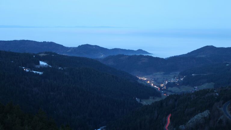 Dieses Bild zeigt eine Webcam-Aufnahme vom Achertal, aufgenommen am Freitag, den 23.01.2026 um 07:30 Uhr. Die Temperatur betrug 2.7°C.