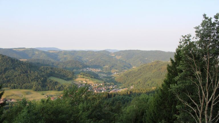 Dieses Bild zeigt eine Webcam-Aufnahme vom Achertal, aufgenommen am Donnerstag, den 30.07.2026 um 07:20 Uhr. Die Temperatur betrug 26.6°C.