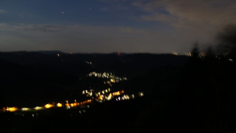 Dieses Bild zeigt eine Webcam-Aufnahme vom Achertal, aufgenommen am Montag, den 24.08.2026 um 21:40 Uhr. Die Temperatur betrug 17.8°C.