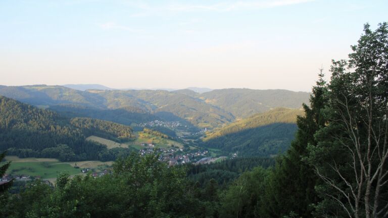 Dieses Bild zeigt eine Webcam-Aufnahme vom Achertal, aufgenommen am Samstag, den 27.06.2026 um 06:30 Uhr. Die Temperatur betrug 29°C.