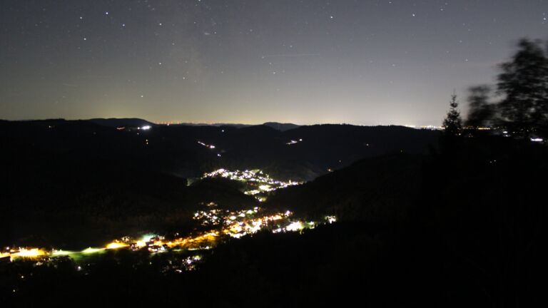 Dieses Bild zeigt eine Webcam-Aufnahme vom Achertal, aufgenommen am Montag, den 12.10.2026 um 20:30 Uhr. Die Temperatur betrug 11°C.